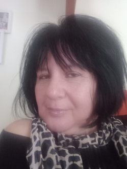 Andrea, 58 �ves buda�rsi t�rskeres� n�