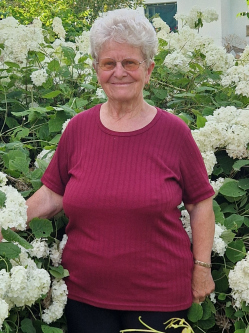 Erzs�bet, 75 �ves t�rskeres� n�, Petrivente