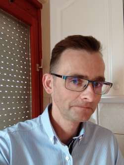 Ervin, 50 �ves t�rskeres� f�rfi, Beretty��jfalu