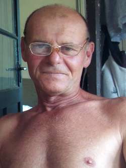 J�zsef, 65 �ves t�rskeres� f�rfi, Szeksz�rd