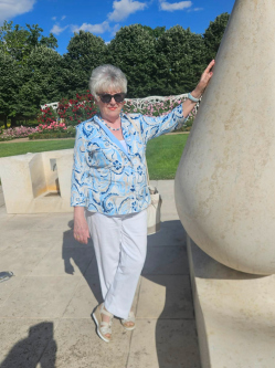 Anna, 74 �ves t�rskeres� n�, Szolnok