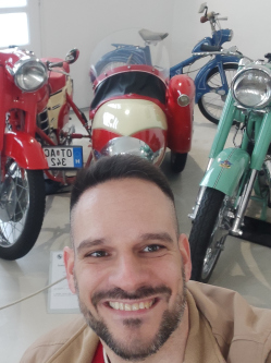 J�zsi, 41 �ves t�rskeres� f�rfi, �f�lde�k