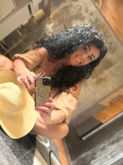 Ildiko, 56 �ves t�rskeres� n�, V�szt�