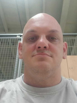 Norbert, 44 �ves t�rskeres� f�rfi, Nagyszombat