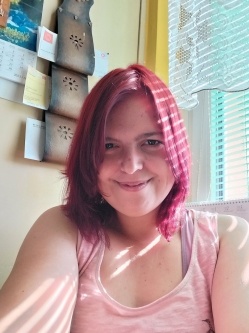 Veronika, 30 �ves t�rskeres� n�, M�r
