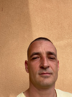 Robi, 41 �ves m�riap�csi t�rskeres� f�rfi