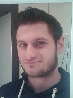 R�bert, 33 �ves t�rskeres� f�rfi, Sikl�s