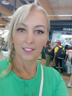 T�nde, 59 �ves t�rskeres� n�, J�sz�roksz�ll�s