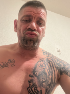 Kriszti�n, 39 �ves t�rskeres� f�rfi, Polg�r
