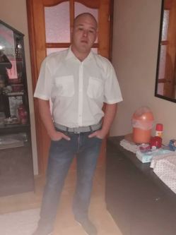 D�niel, 35 �ves t�rskeres� f�rfi, R�k�czitelep