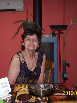 Ter�zia, 70 �ves t�rskeres� n�, Hajd�b�sz�rm�ny