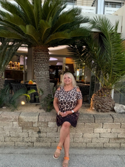 57 �ves budapesti n�