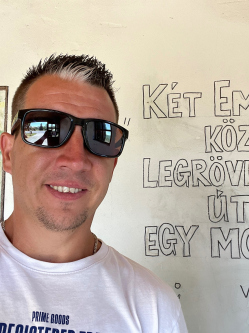 �d�m, 36 �ves bozzai t�rskeres� f�rfi