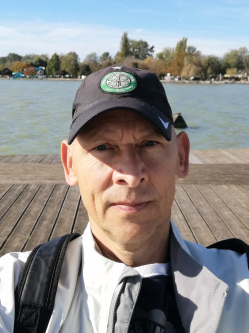Gyula, 52 �ves t�rskeres� f�rfi, �cs