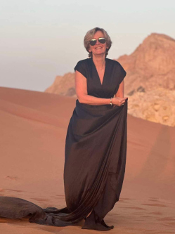 Monika, 56 �ves t�rskeres� n�, Budapest