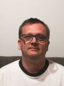 Norbert, 50 �ves t�rskeres� f�rfi, S�rv�r