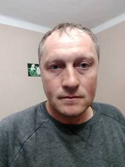 L�szl�, 47 �ves szerbiai t�rskeres� f�rfi