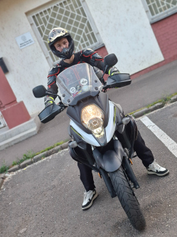Szil�rd, 18 �ves t�rskeres� f�rfi, Bugyi