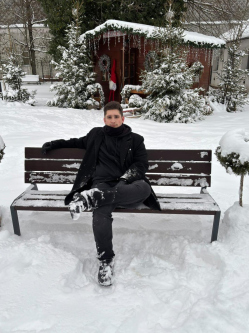 Patrik, 18 �ves t�rskeres� f�rfi, Kisv�rda
