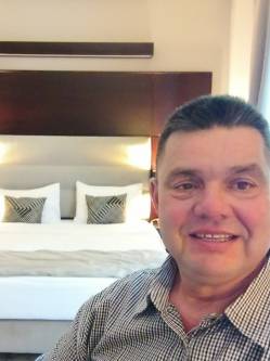 Zoli, 62 �ves t�rskeres� f�rfi, Szentes