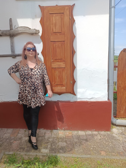 Ad�l, 43 �ves t�rskeres� n�, P�sp�klad�ny