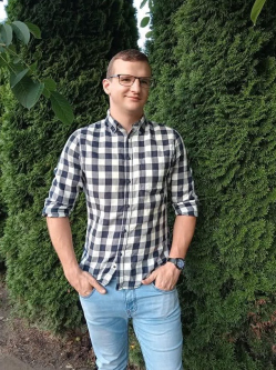 Attila, 28 �ves t�rskeres� f�rfi, B�k�ny