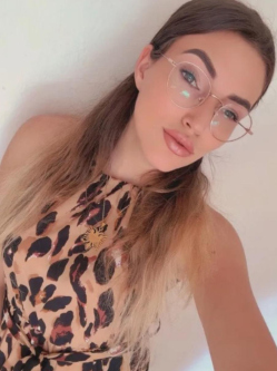 Dorottya, 25 �ves t�rskeres� n�, Veszpr�m