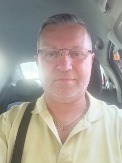 Mih�ly, 62 �ves t�rskeres� f�rfi, Budapest