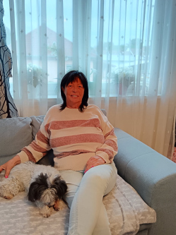 Bori, 72 �ves t�rskeres� n�, Budapest