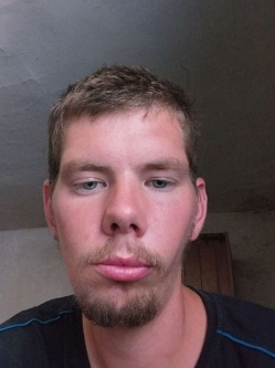 Laszlo, 29 éves társkereső férfi, Bakonyszentlászló