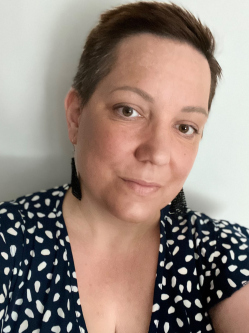 Adri, 45 �ves t�rskeres� n�, Csolnok