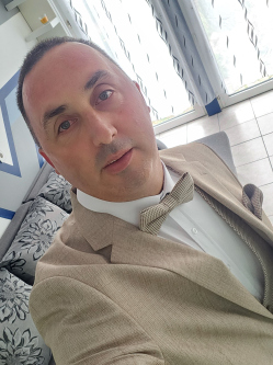 J�nos, 48 �ves t�rskeres� f�rfi, T�borfalva