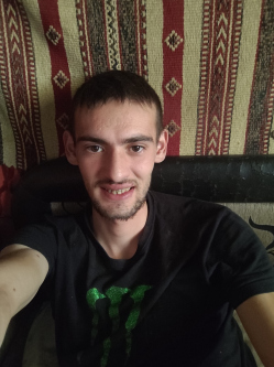 Norbi, 24 éves társkereső férfi, Komló