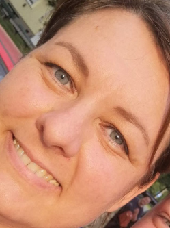 Szilvi, 48 �ves t�rskeres� n�, F�zesgyarmat