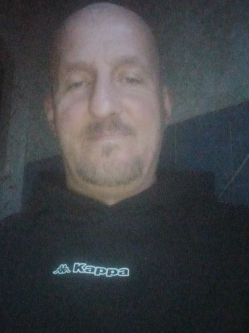 Attila, 54 �ves t�rskeres� f�rfi, �zd