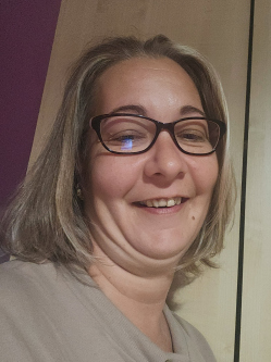 Anita, 42 �ves t�rskeres� n�, Szegv�r