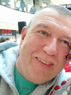 Tam�s, 53 �ves t�rskeres� f�rfi, Mak�