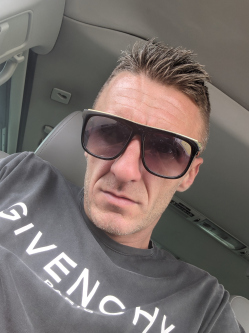 Ruben, 37 �ves t�rskeres� f�rfi, V�c