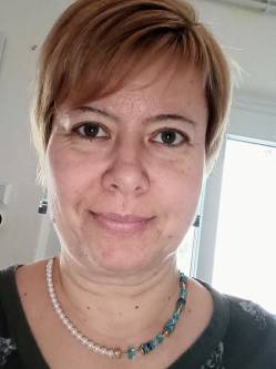 Krisztina, 48 �ves t�rskeres� n�, Verpel�t