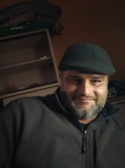 P�ter, 42 �ves t�rskeres� f�rfi, Nagyszombat
