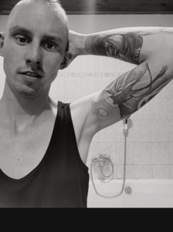 Dominik, 31 éves társkereső férfi, Pér