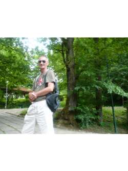 G�bor, 71 �ves n�gr�di t�rskeres� f�rfi