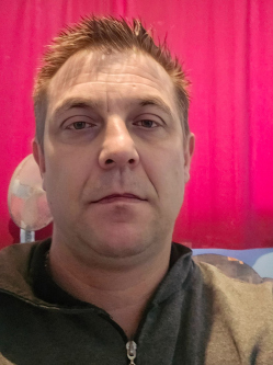 Norbert, 45 �ves t�rskeres� f�rfi, B�k�scsaba