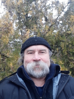 Lajos, 67 �ves t�rskeres� f�rfi, Bicske
