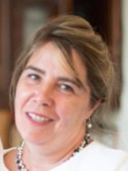 Eszter, 56 �ves t�rskeres� n�, Nagyk�r�s