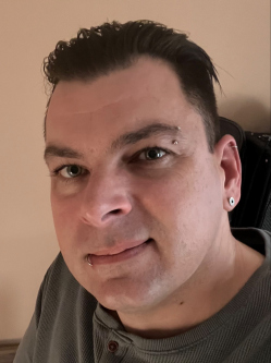Zsolt, 38 �ves t�rskeres� f�rfi, Szentes