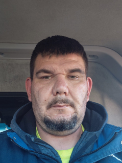 L�szl�, 39 �ves t�rskeres� f�rfi, P�sp�klad�ny