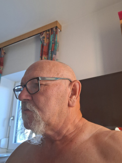 Lajos, 63 �ves t�rskeres� f�rfi, Bat�