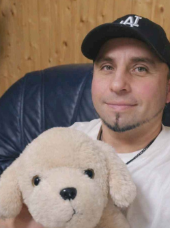 Csaba, 39 �ves t�rskeres� f�rfi, Szelev�ny
