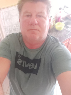 Gyuri, 56 �ves t�rskeres� f�rfi, Mez�keresztes